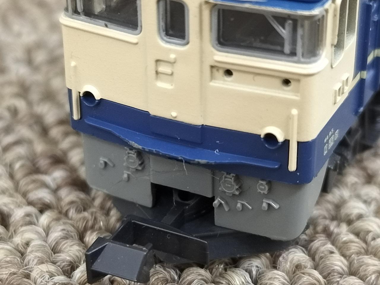 尾灯レンズ欠品、スカート両ステップ破損