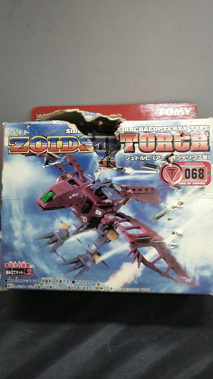 開封品。箱破損顕著です！