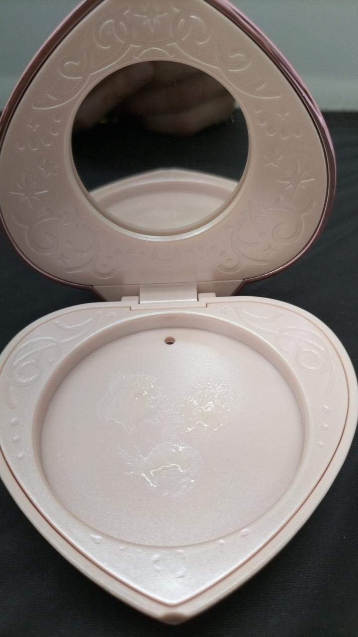 パウダー、パフは欠品してます！