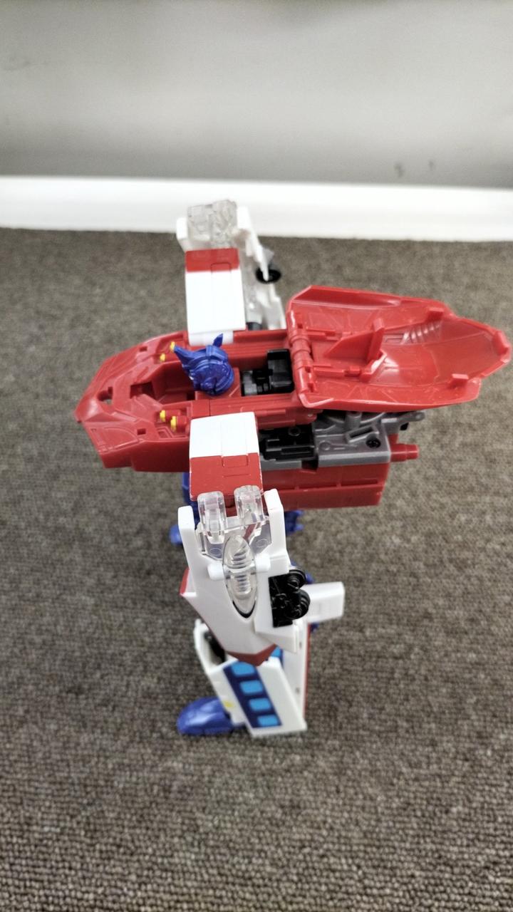 単4×3個必要です