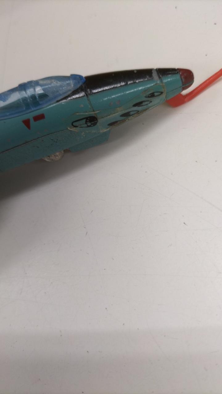 シール剥がれあり