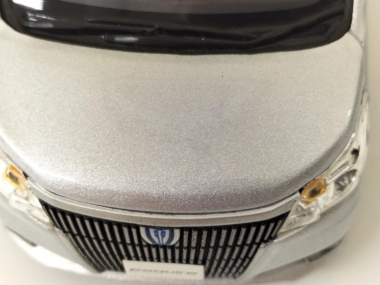 ボンネット右側に傷のようなもの有