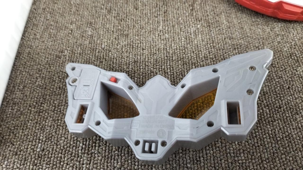 LR44×2個、単４✕3個必要です