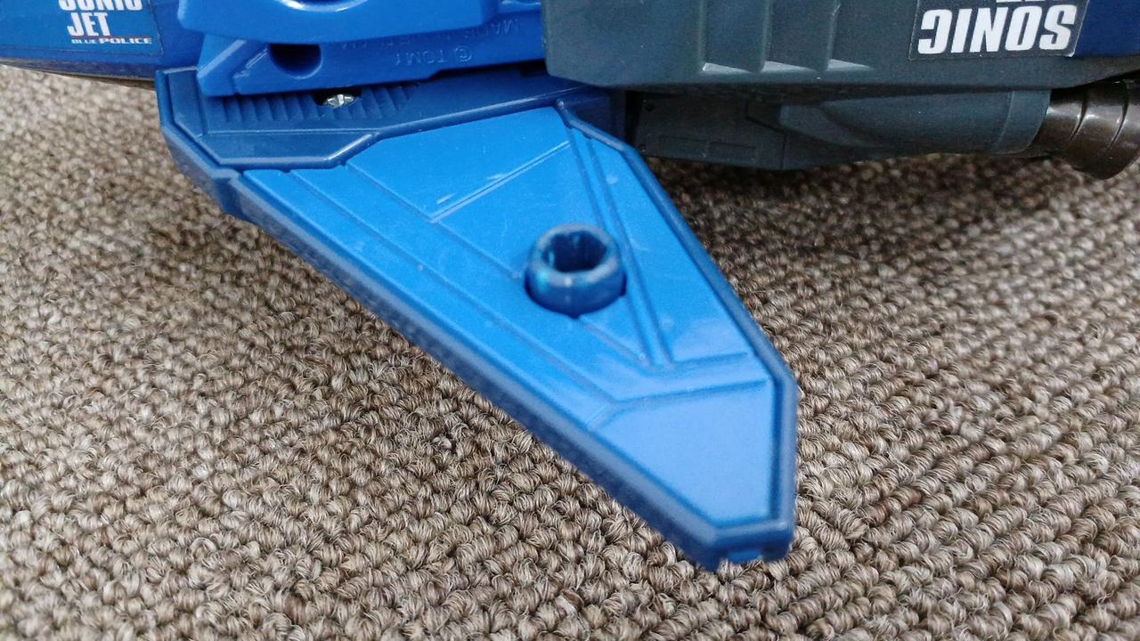 右翼パイロンパーツ外れやすいです