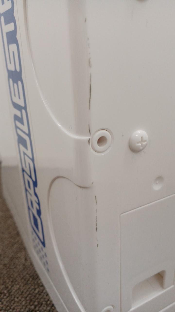 筐体裏面左下に傷有