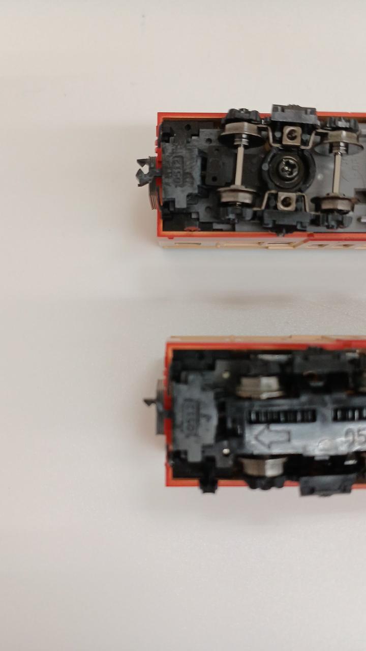 M車トイレ側カプラー破損有