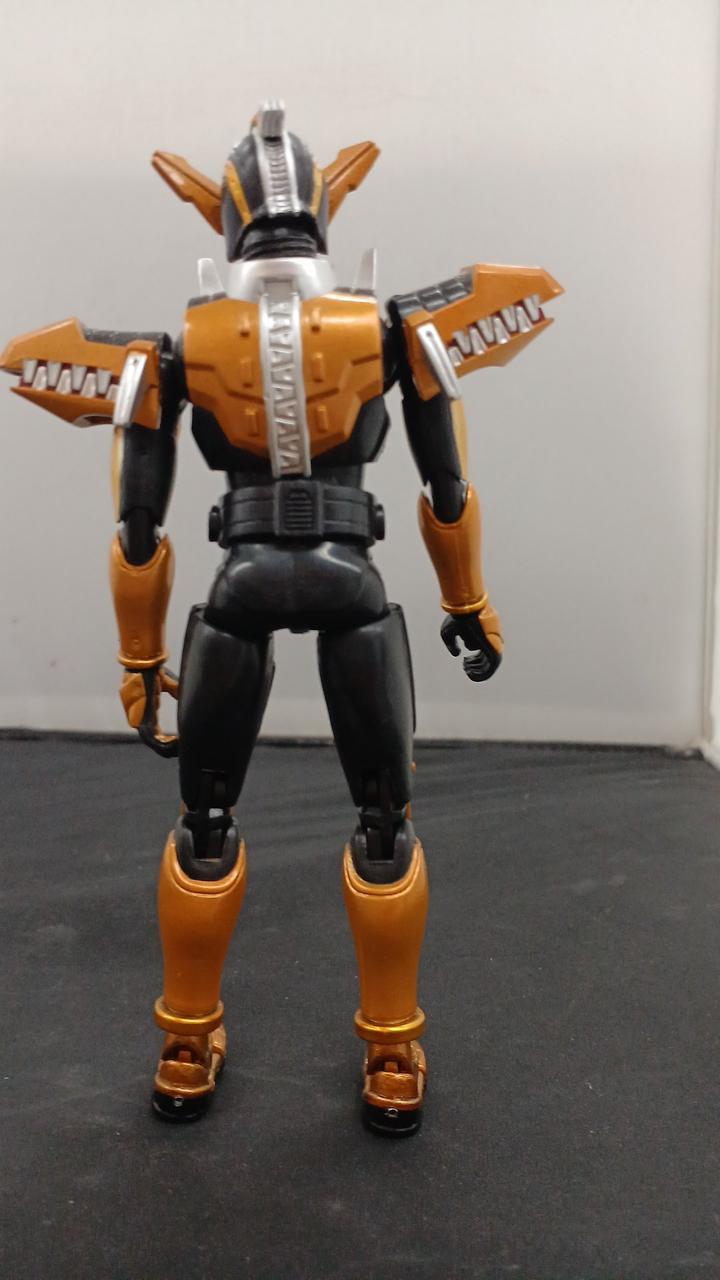 S.H.フィギュアーツ 仮面ライダー 牙王 51-wLLxTmhL._AC_SY200_QL15_.jpg