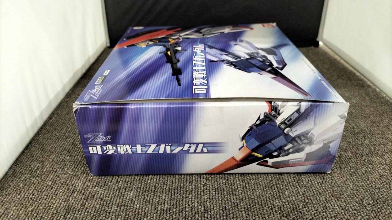 箱に傷み、汚れあり