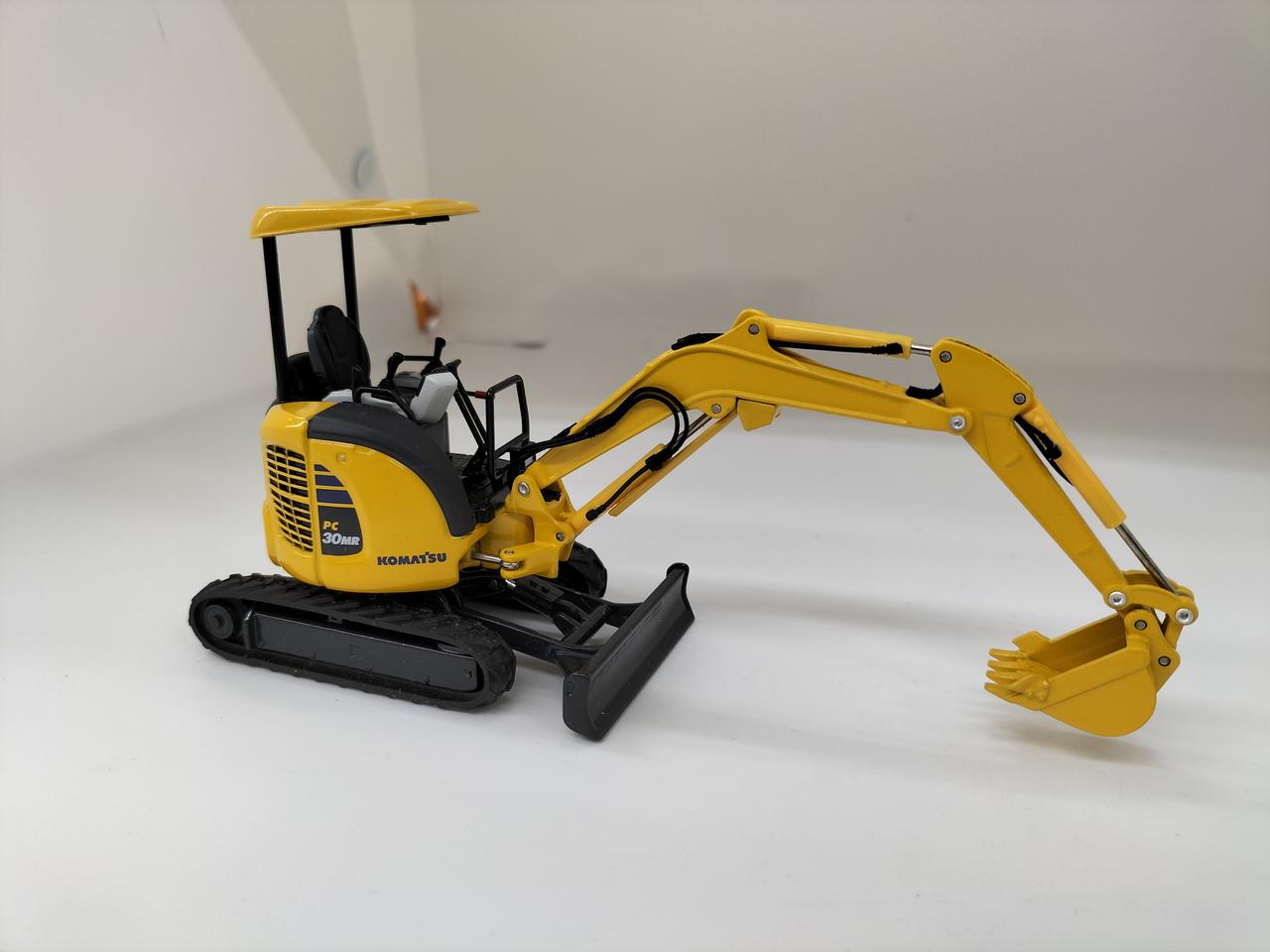 TALUADA Komatsu PC30MR-5 Mini Excavator Model - 1:32 Scale