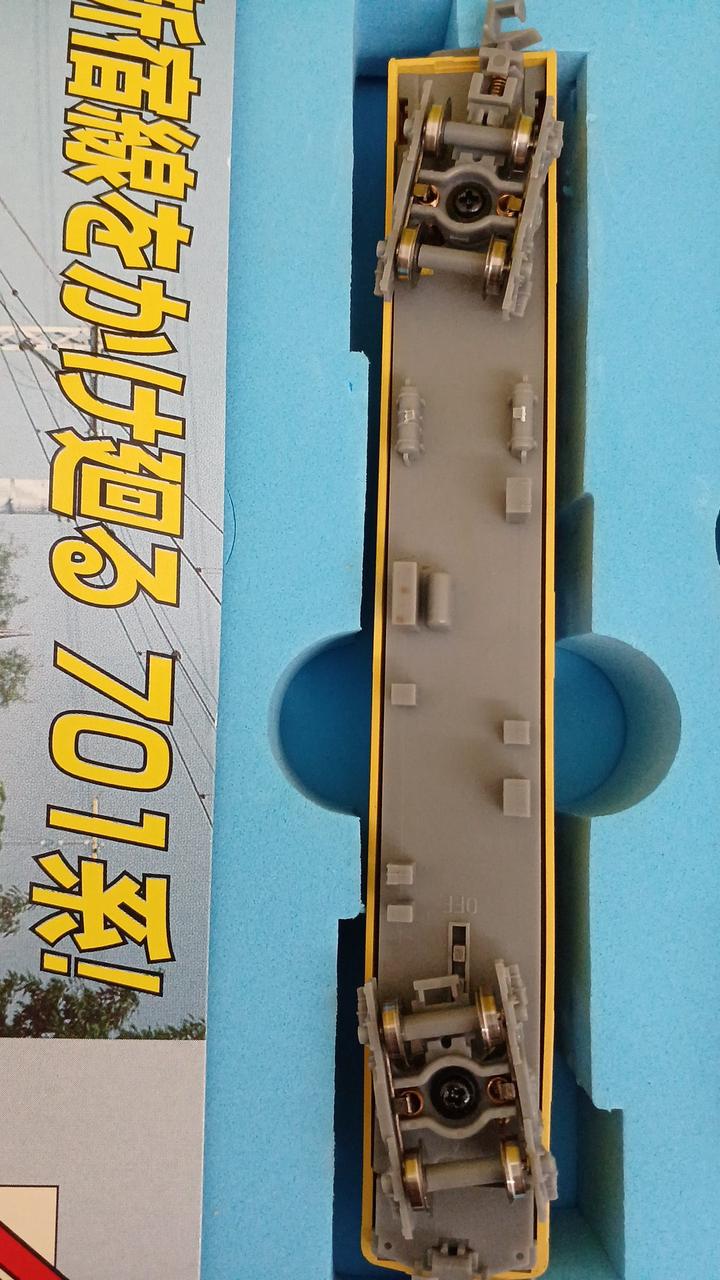 先頭車車体膨らみ有