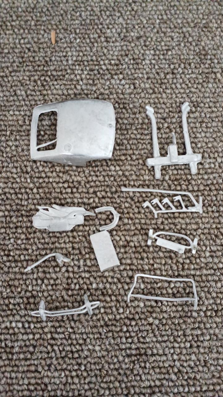 残りパーツ。パーツ未確認