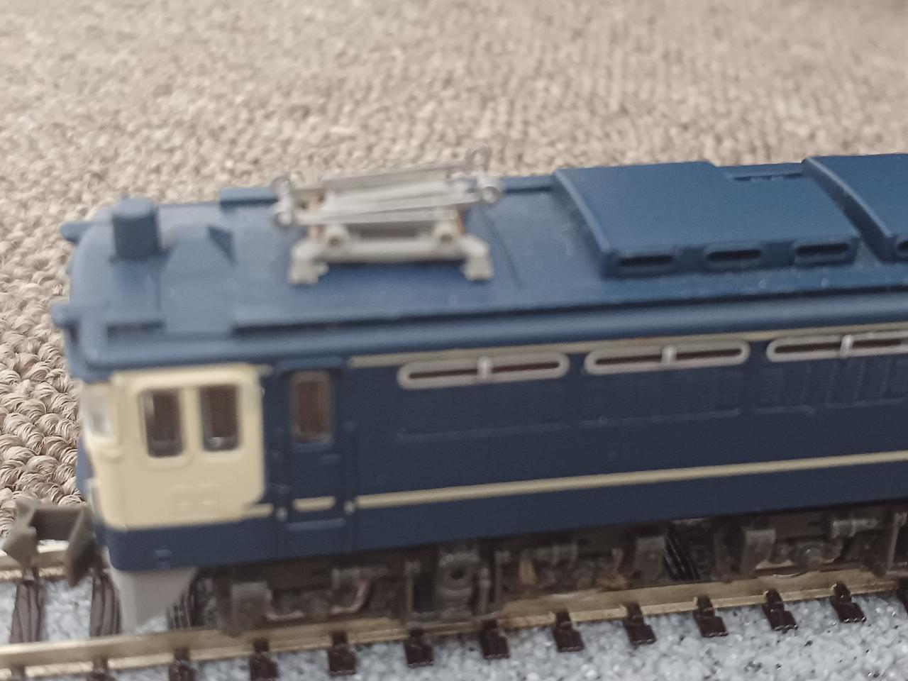 片側パンタグラフ破損有