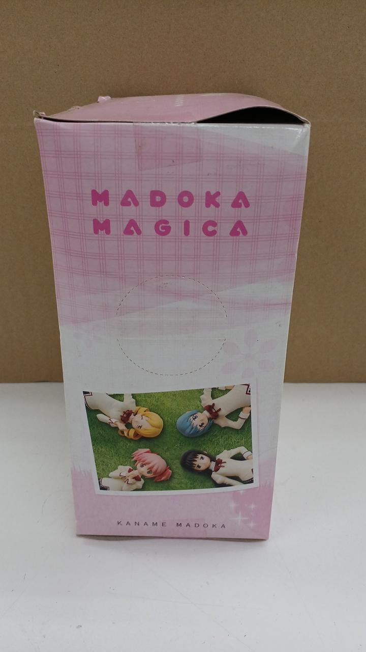 箱にへこみがあります。