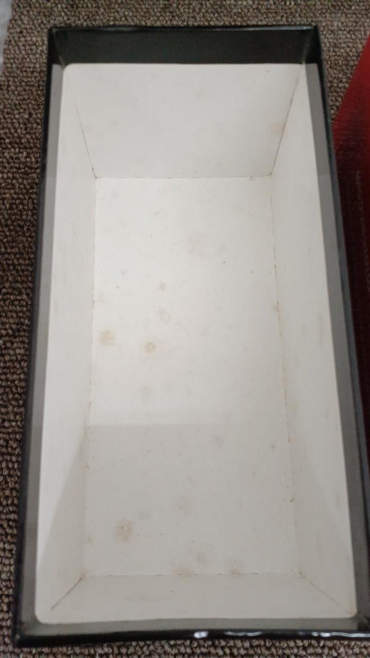 箱内側汚れ有