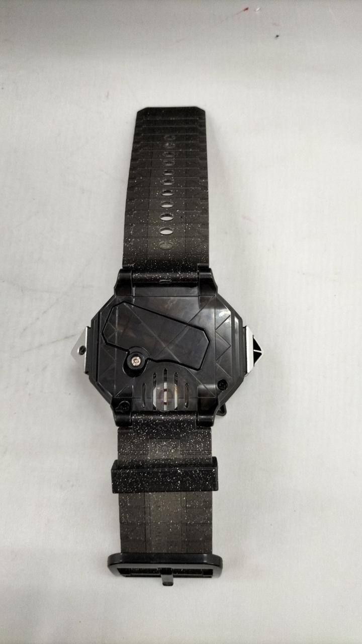 単4電池×1本で動きます。