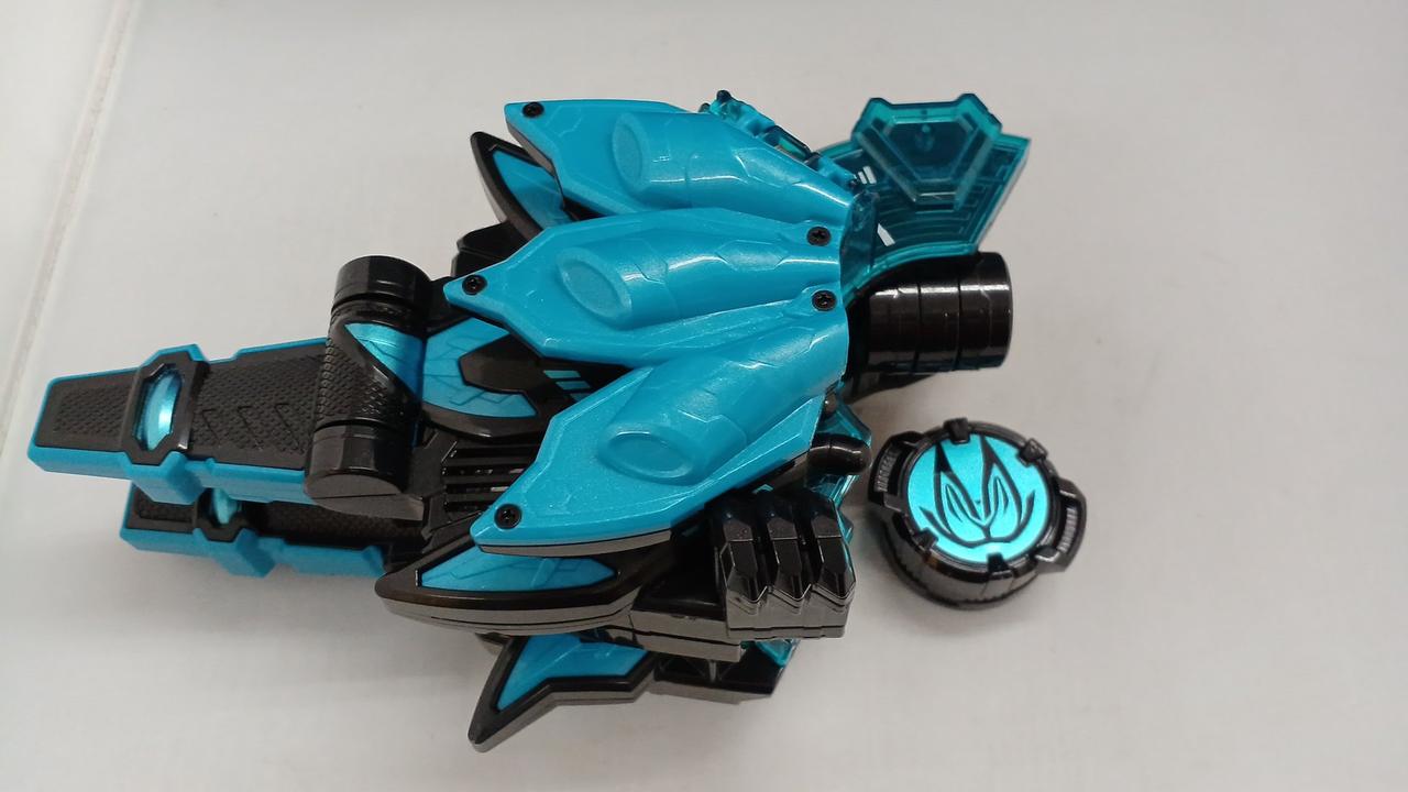 箱無し現状品です。
通電確認済み