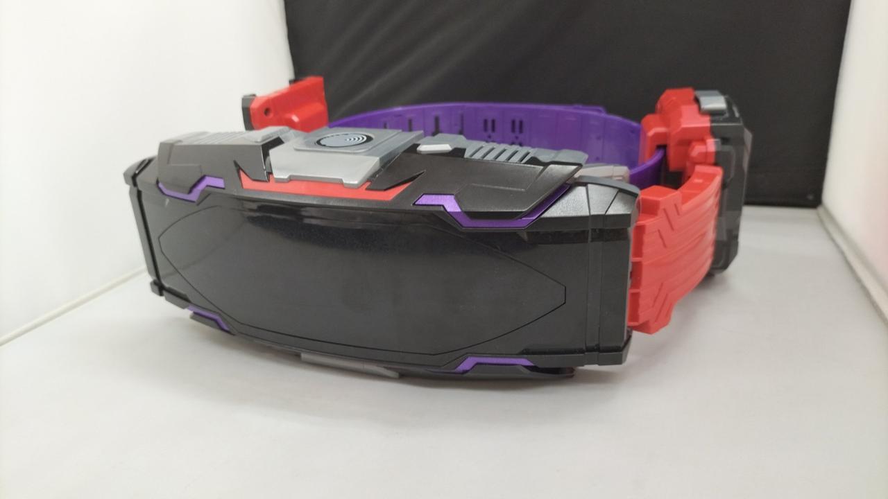 かすかなキズ汚れ有り。
ベルト留欠品