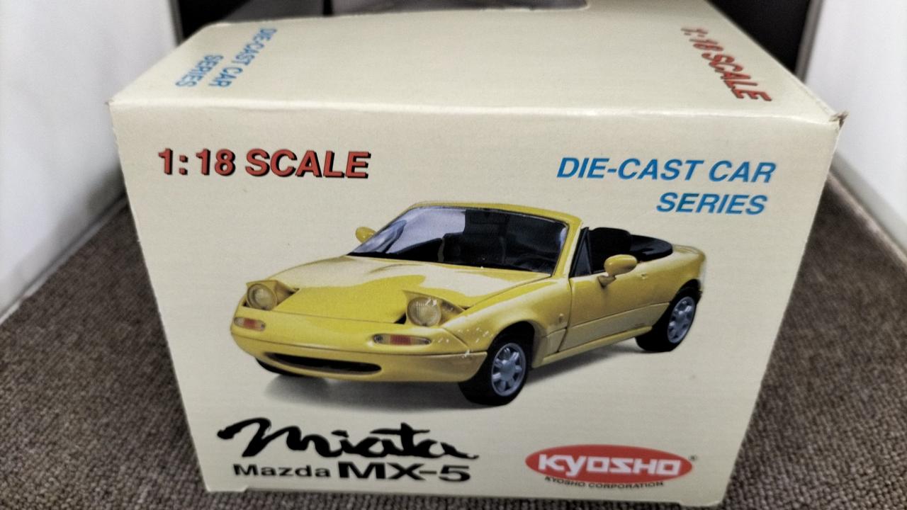 箱に傷み汚れあり