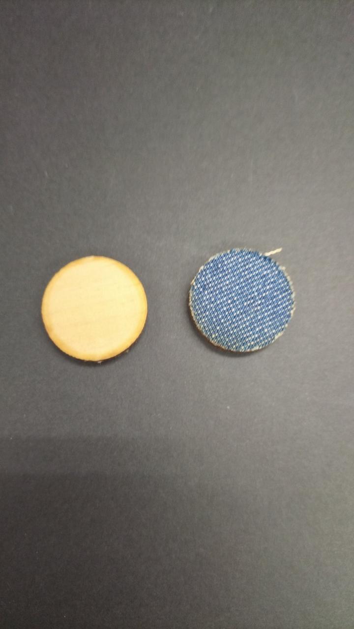 経年劣化による、汚れ、キズ、剥がれあり