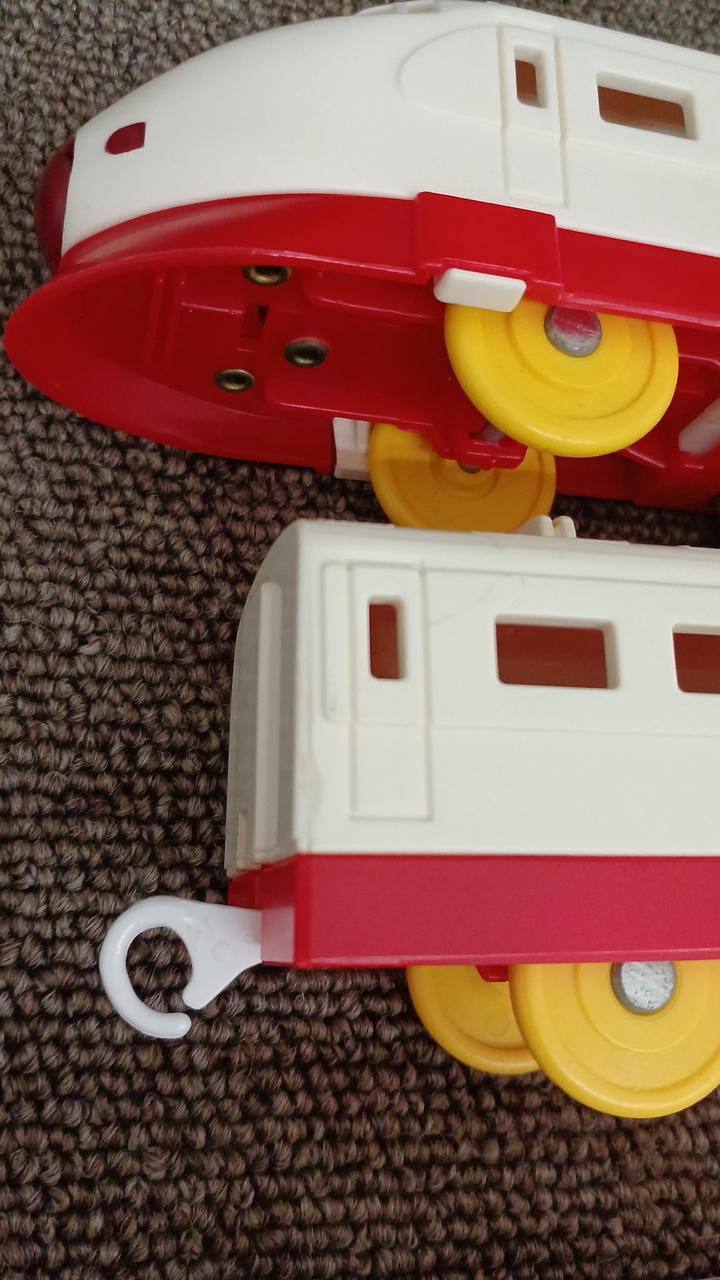 中間車モールド潰れ有