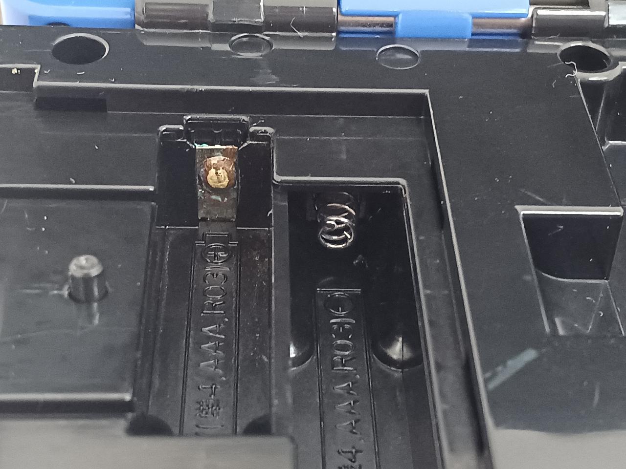 電池液漏れ跡有。通電OK