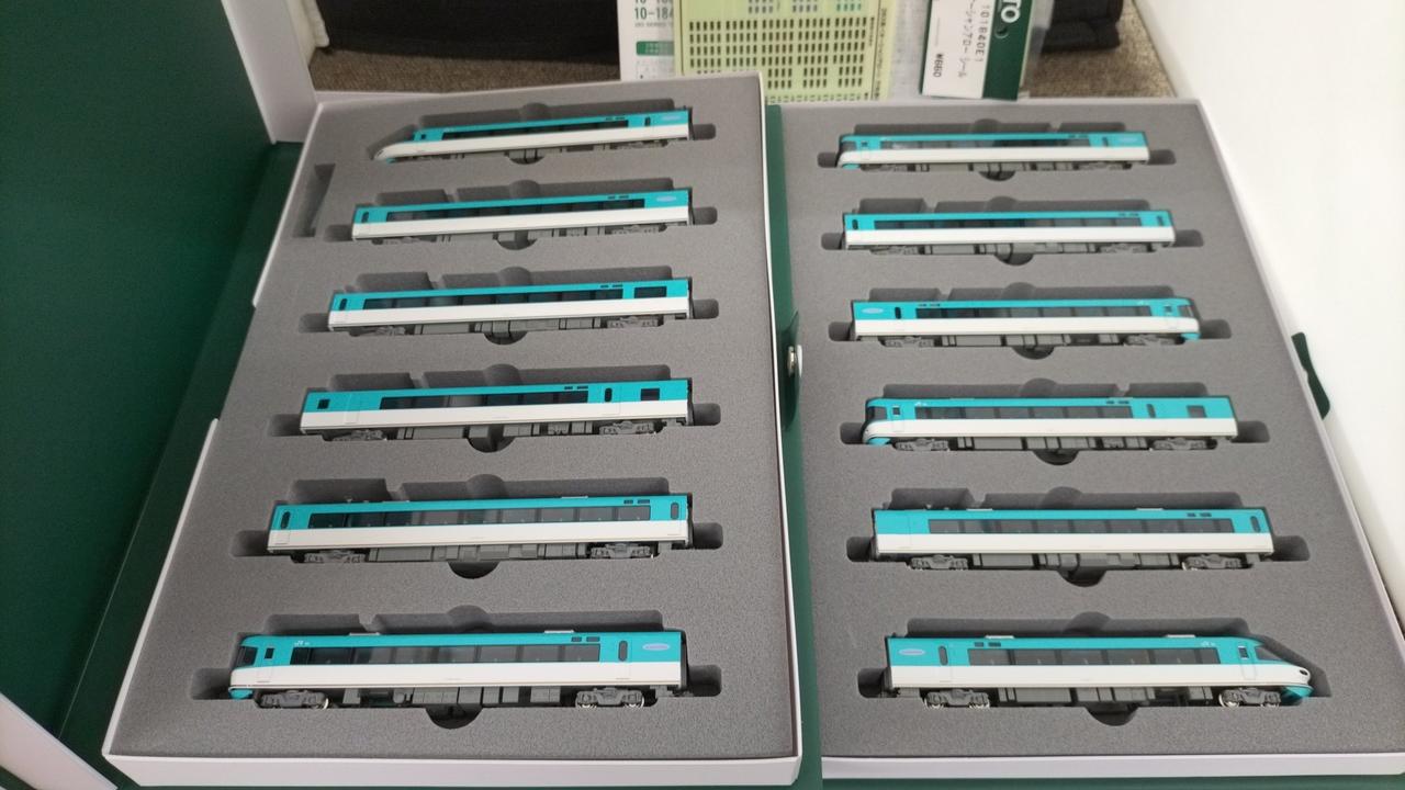 基本9両セット＋付属3両セットの12両