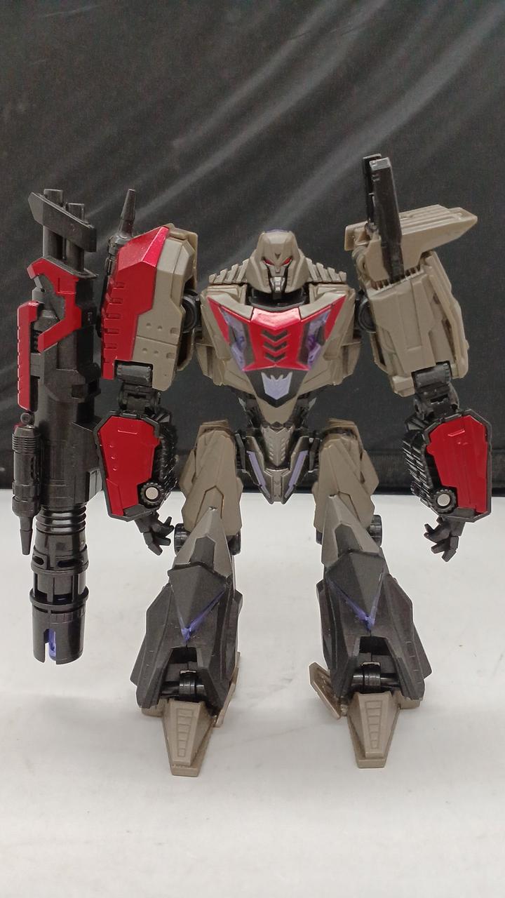 パーツそろってます
関節硬いです