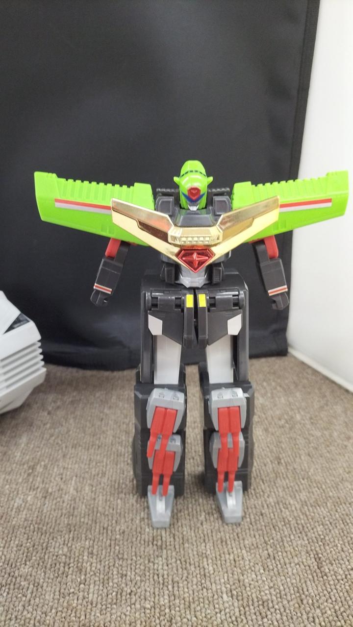 変形合体ギミック確認済