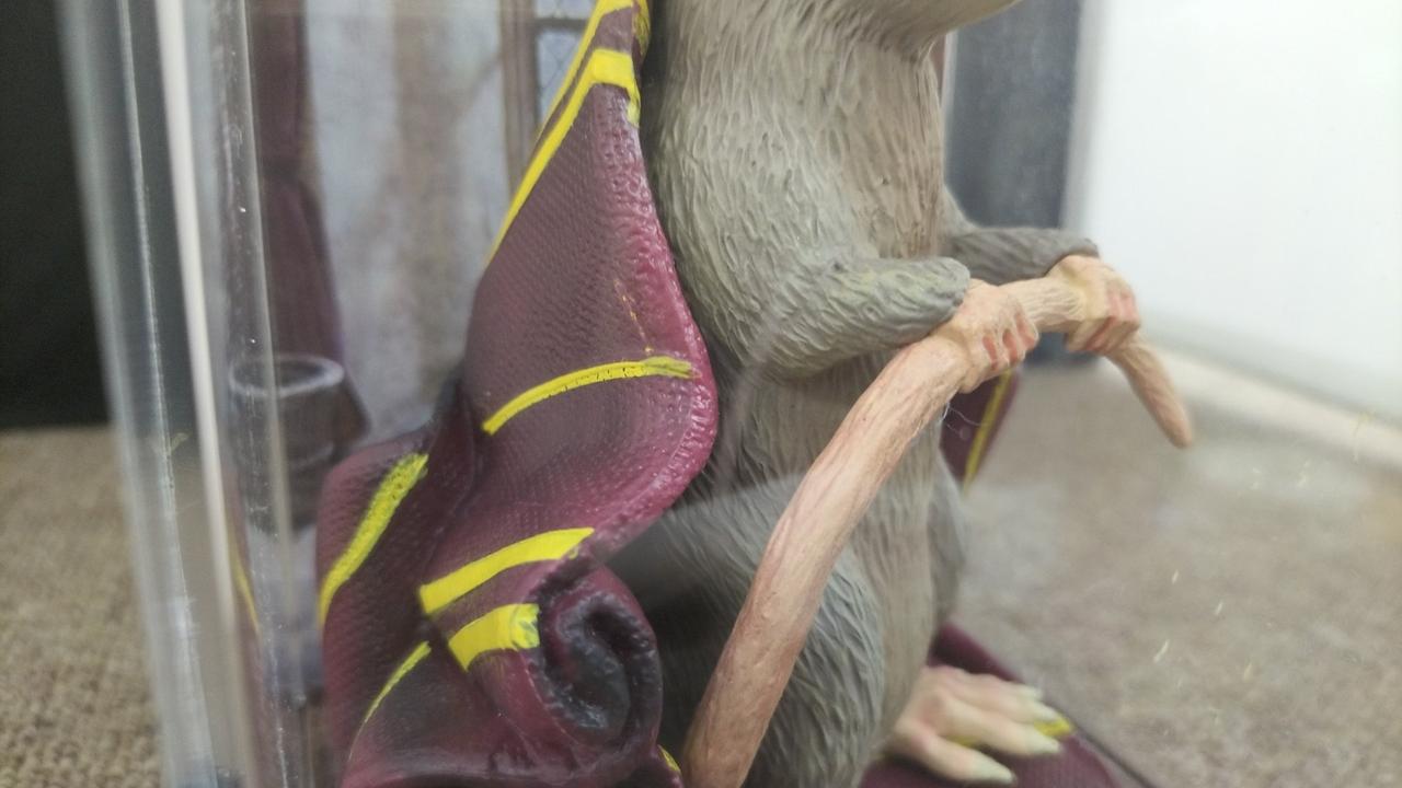 ケースにキズ有