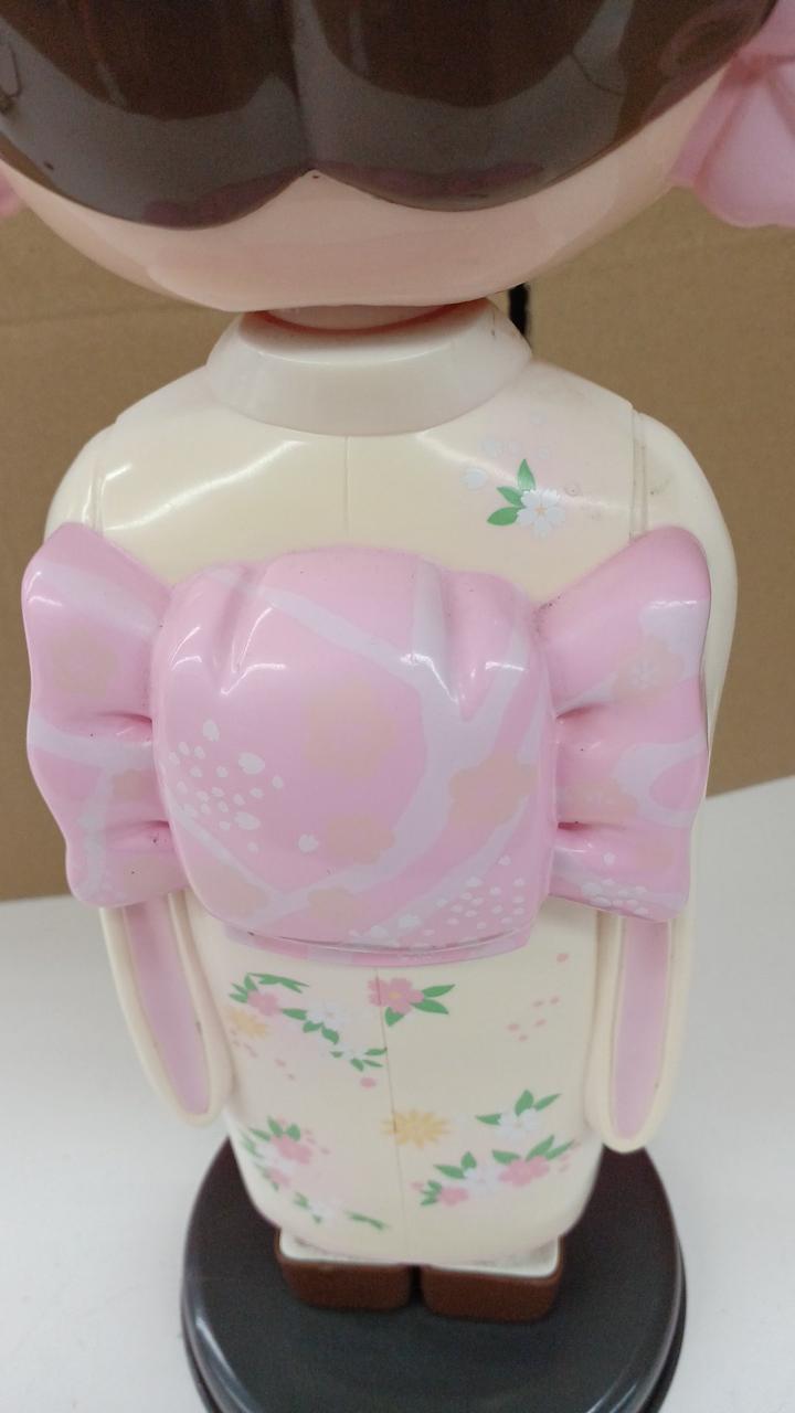 背中日焼け跡あり