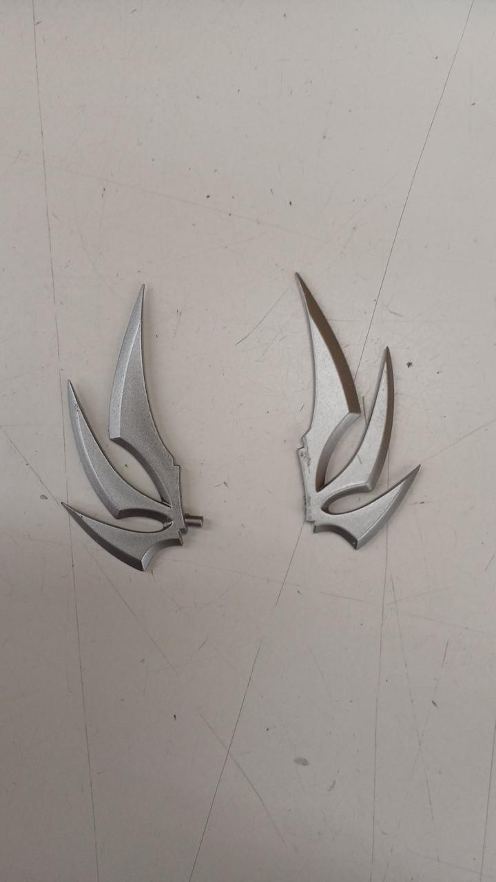 右のパーツ欠損あり