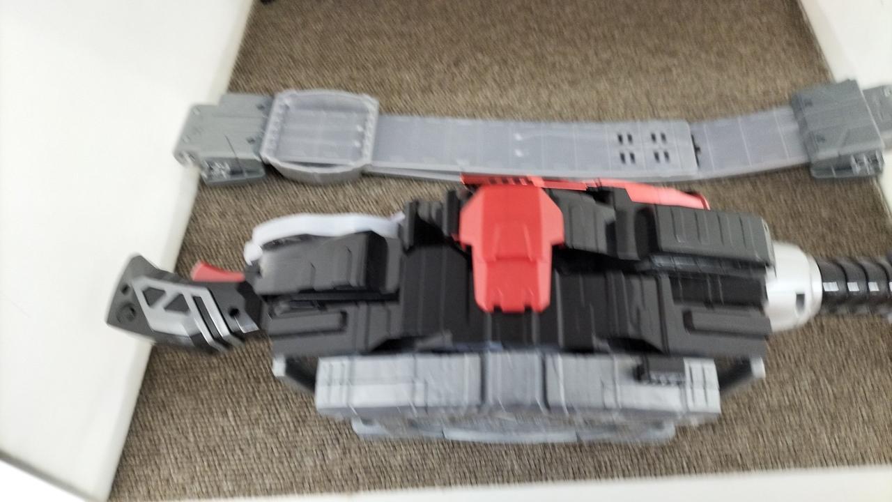 単4×3個必要です