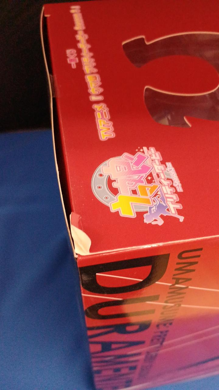 箱の上部に少しイタミがあります。