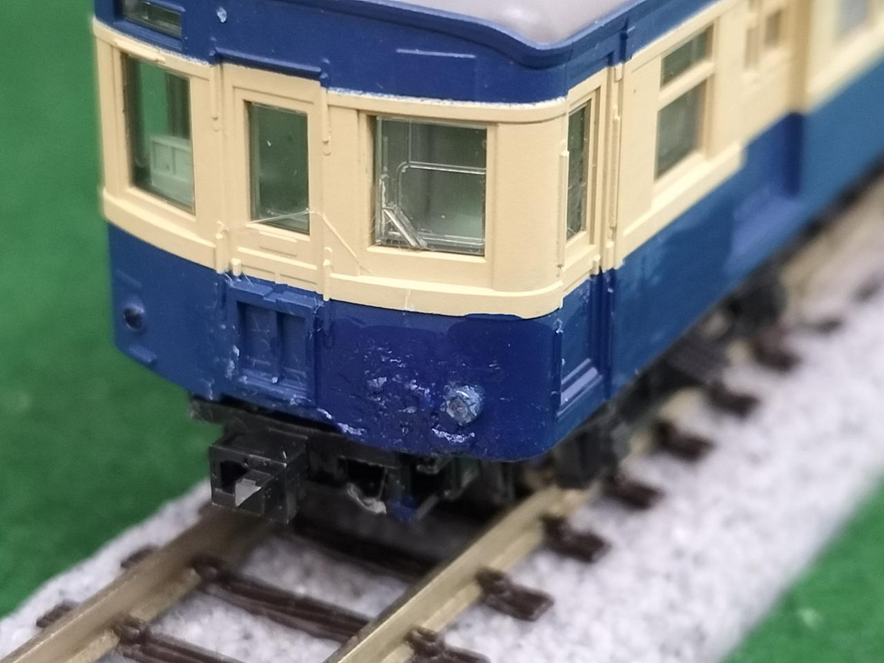 クハニ67前面下部レタッチ跡有