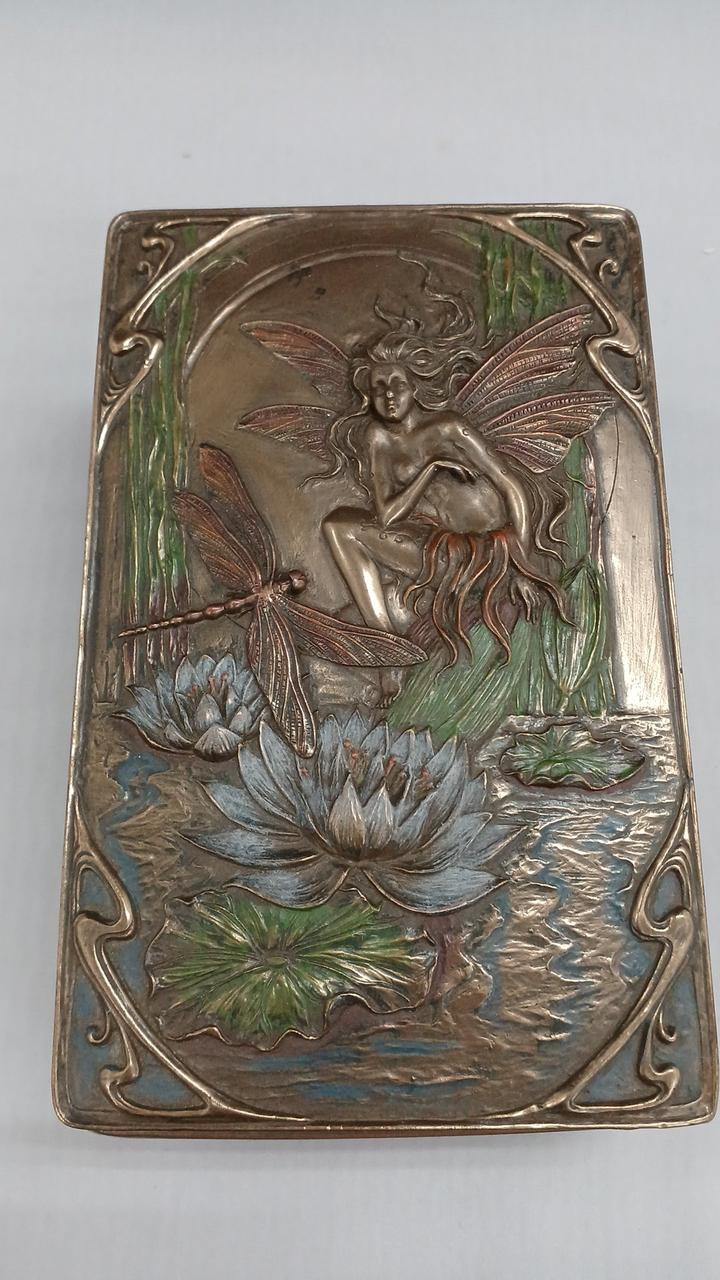 現在品。キズ汚れあります