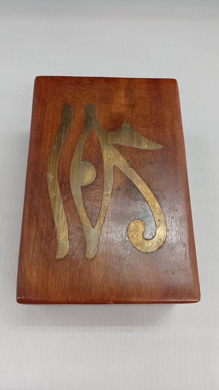 現在品。箱、カード共にキズ汚れあります