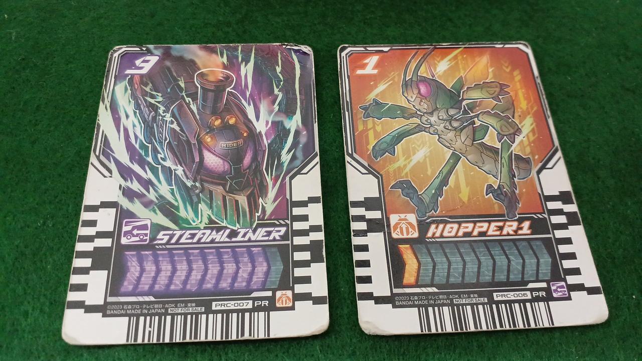 付属カード2枚のみ、傷み有