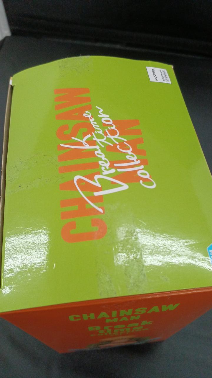 テープ剥がれによるべたつき、よごれあり