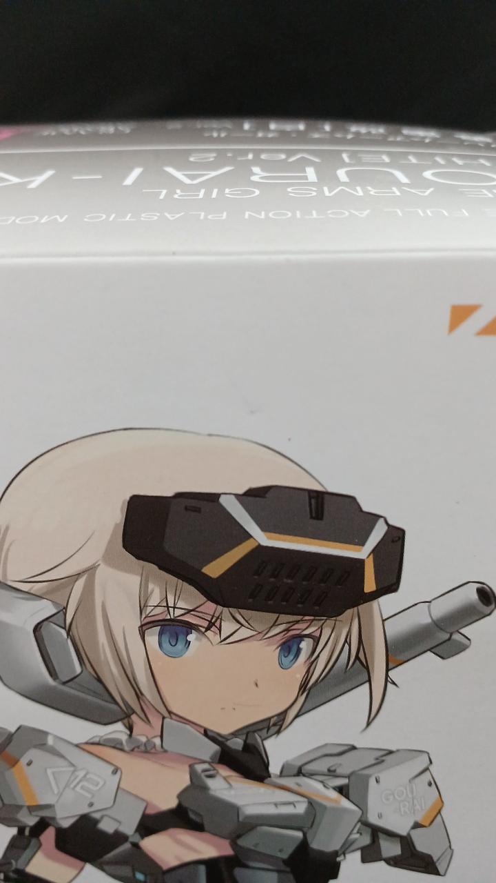 箱に汚れあり。