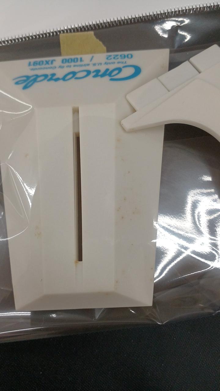 経年劣化による汚れあり。