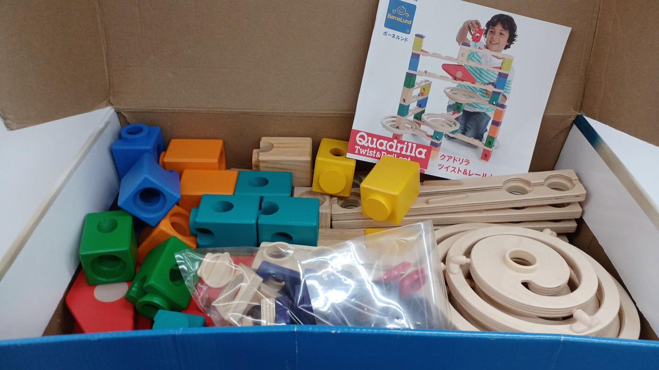 巾着袋、ビー玉49個欠品