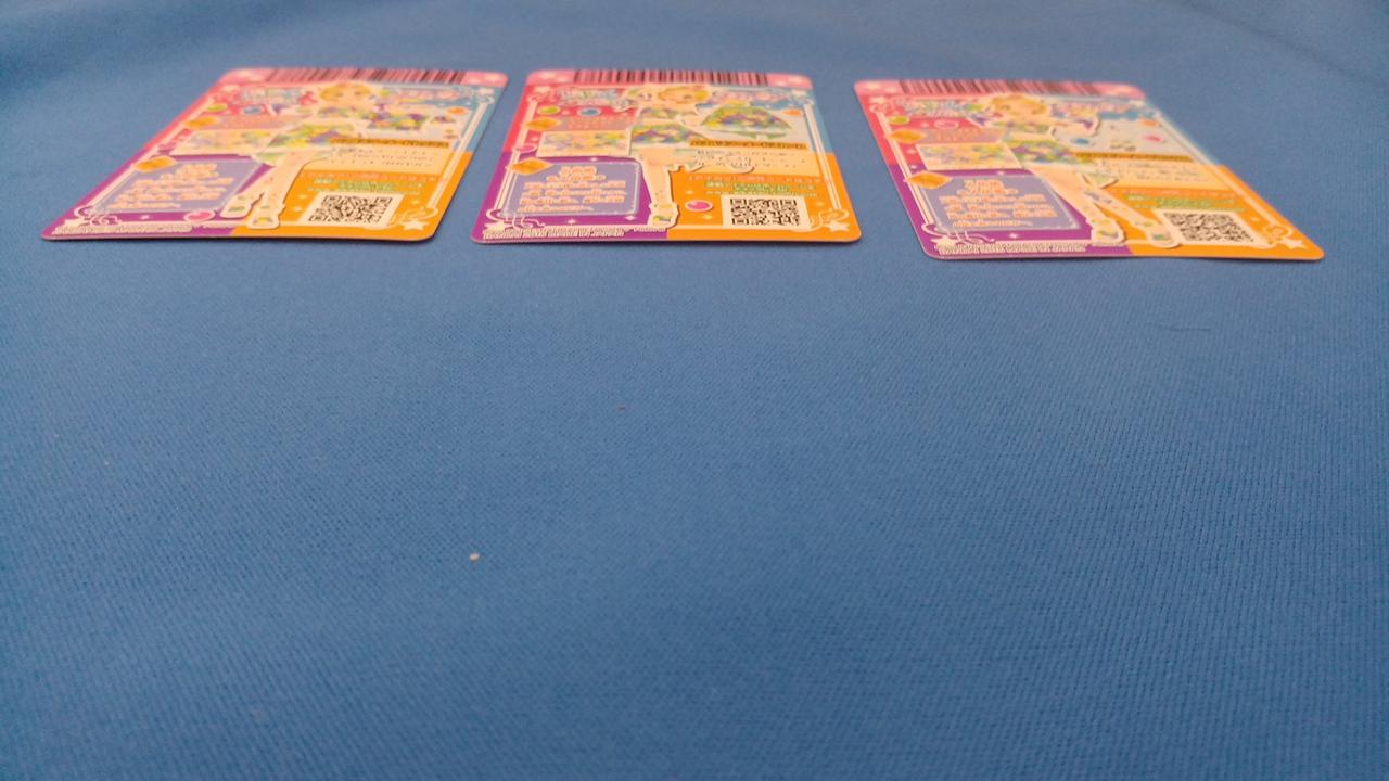 細かなキズ、白かけ等があります。