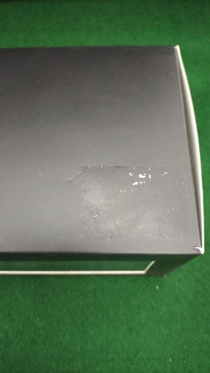 シール剥がし跡有、ベタつきます