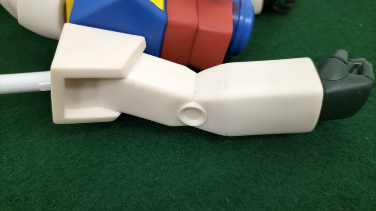 白成形部黄ばみ有