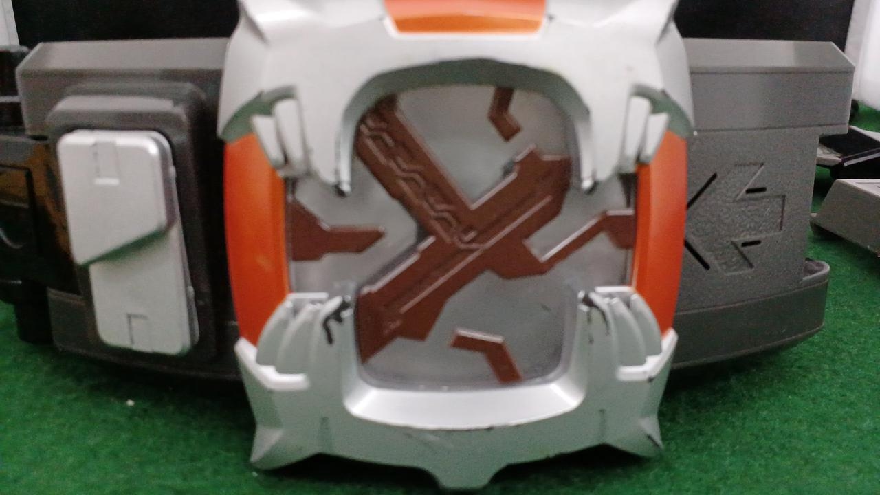 バックルパーツキズ有