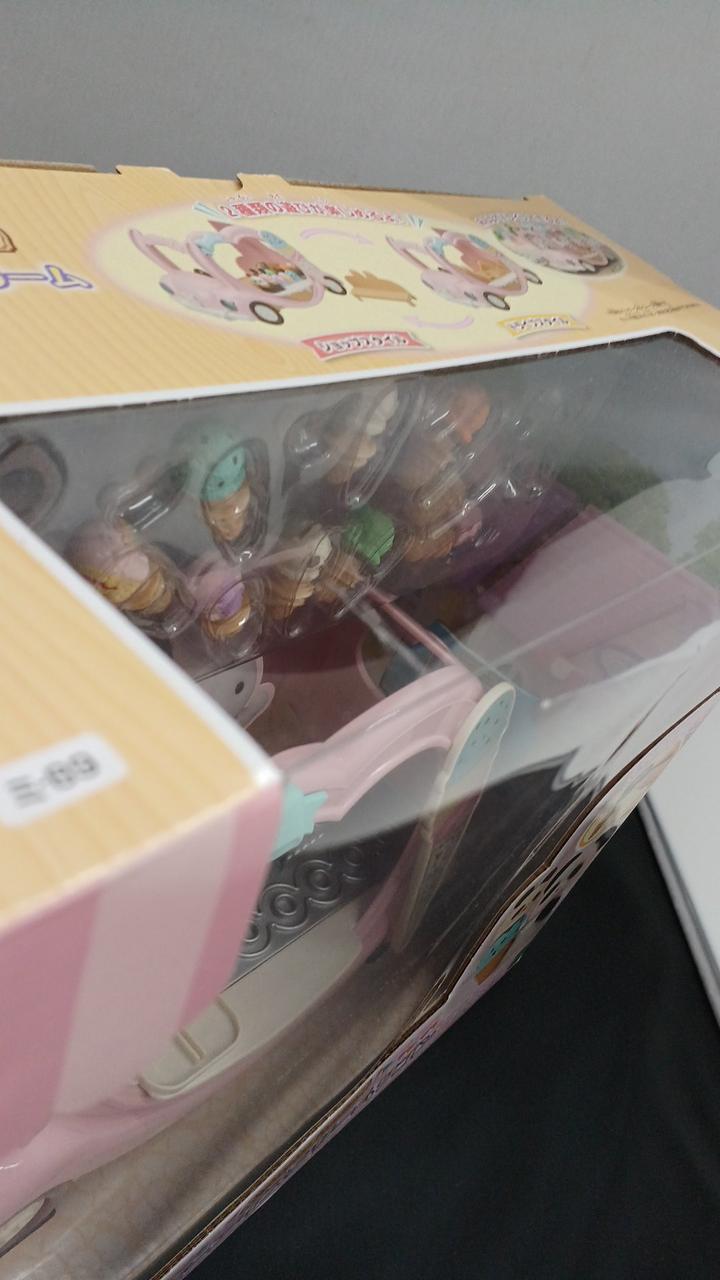 ブリスターにキズがあります。