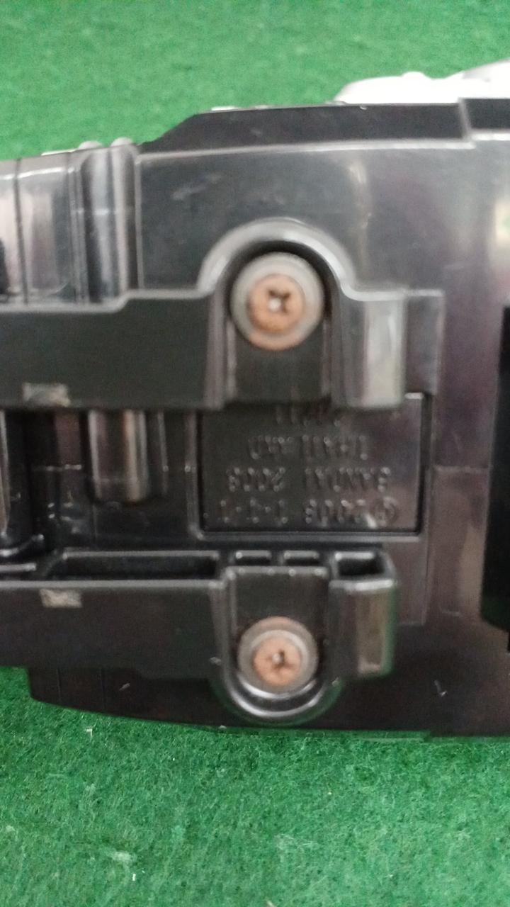 本体裏面ネジ錆有