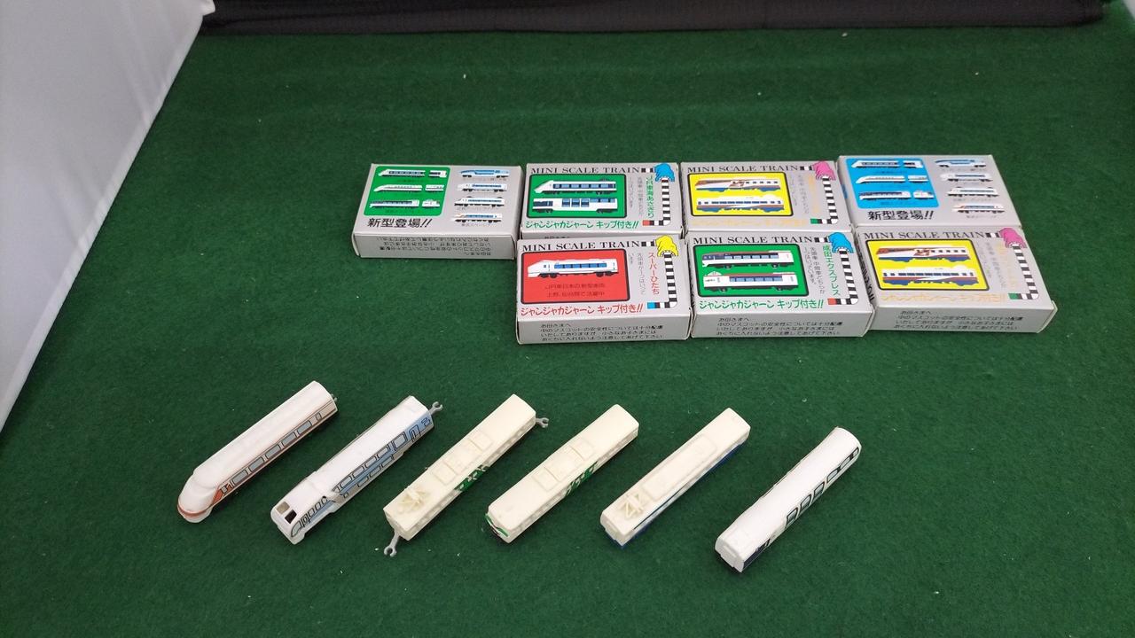 箱無し6両、箱付7両