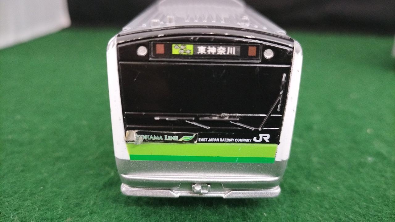 ステッカー剥がれ、キズ有