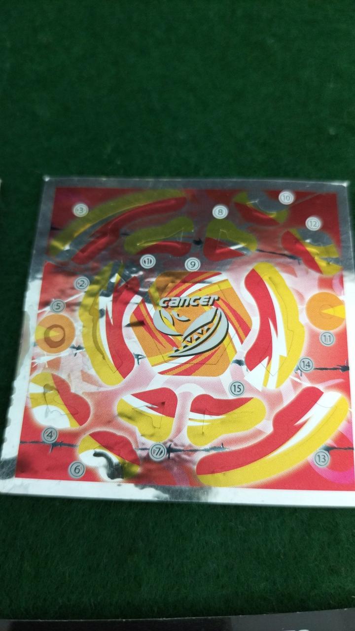 ホイルシールデコボコ有